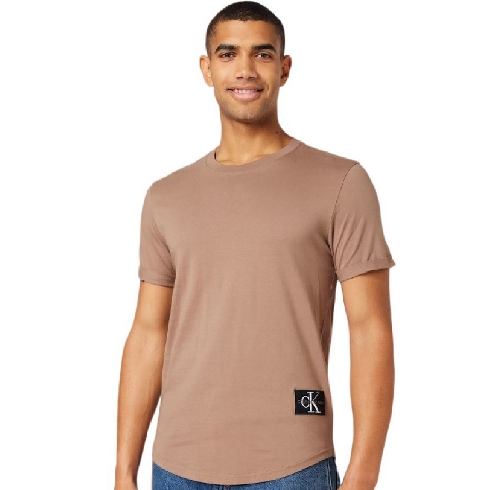 CALVIN KLEIN JEANS BADGE TURN UP SLEEVE  T-SHIRT ΑΝΤΡΙΚΟ BROWN