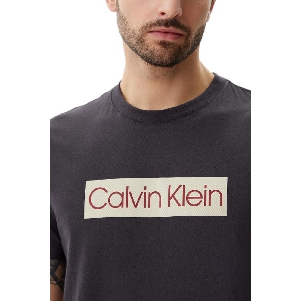 CALVIN KLEIN LABEL PRINT TEE T-SHIRT ΜΠΛΟΥΖΑ ΑΝΔΡΙΚΗ GREY
