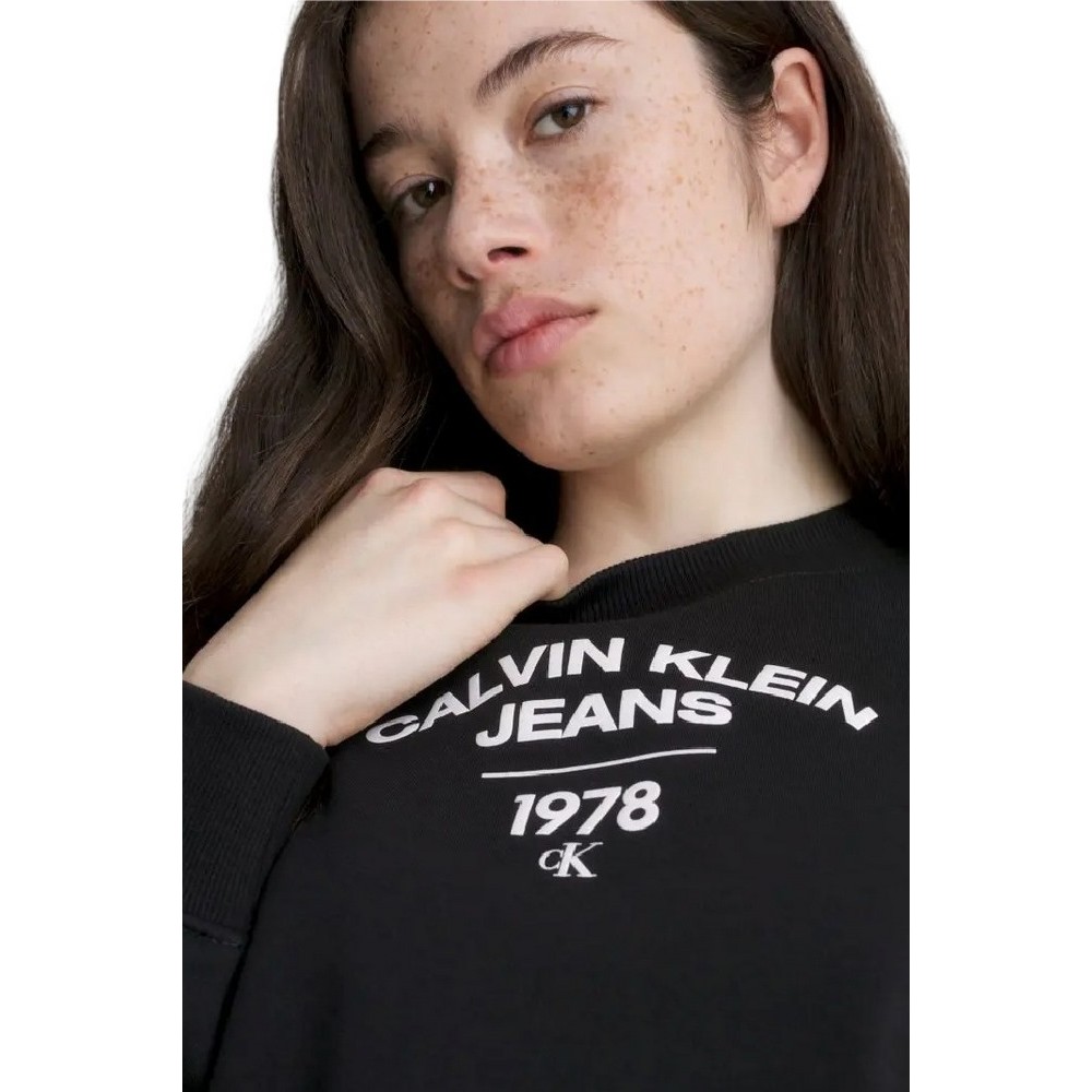 CALVIN KLEIN JEANS VARSITY LOGO CREWNECK ΜΠΛΟΥΖΑ ΦΟΥΤΕΡ ΓΥΝΑΙΚΕΙΑ BLACK