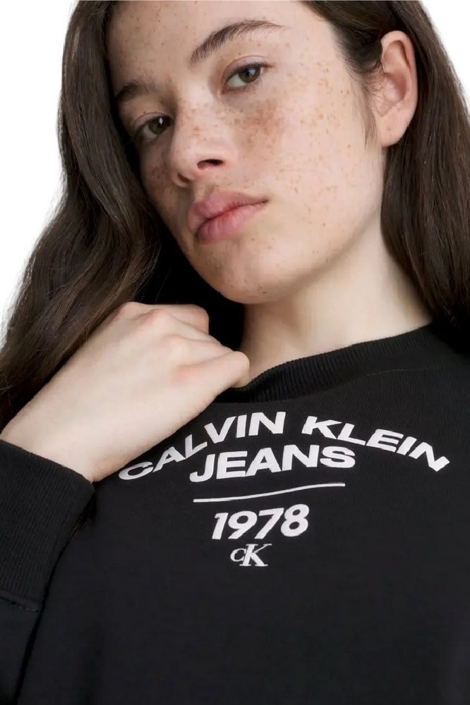 CALVIN KLEIN JEANS VARSITY LOGO CREWNECK ΜΠΛΟΥΖΑ ΦΟΥΤΕΡ ΓΥΝΑΙΚΕΙΑ BLACK