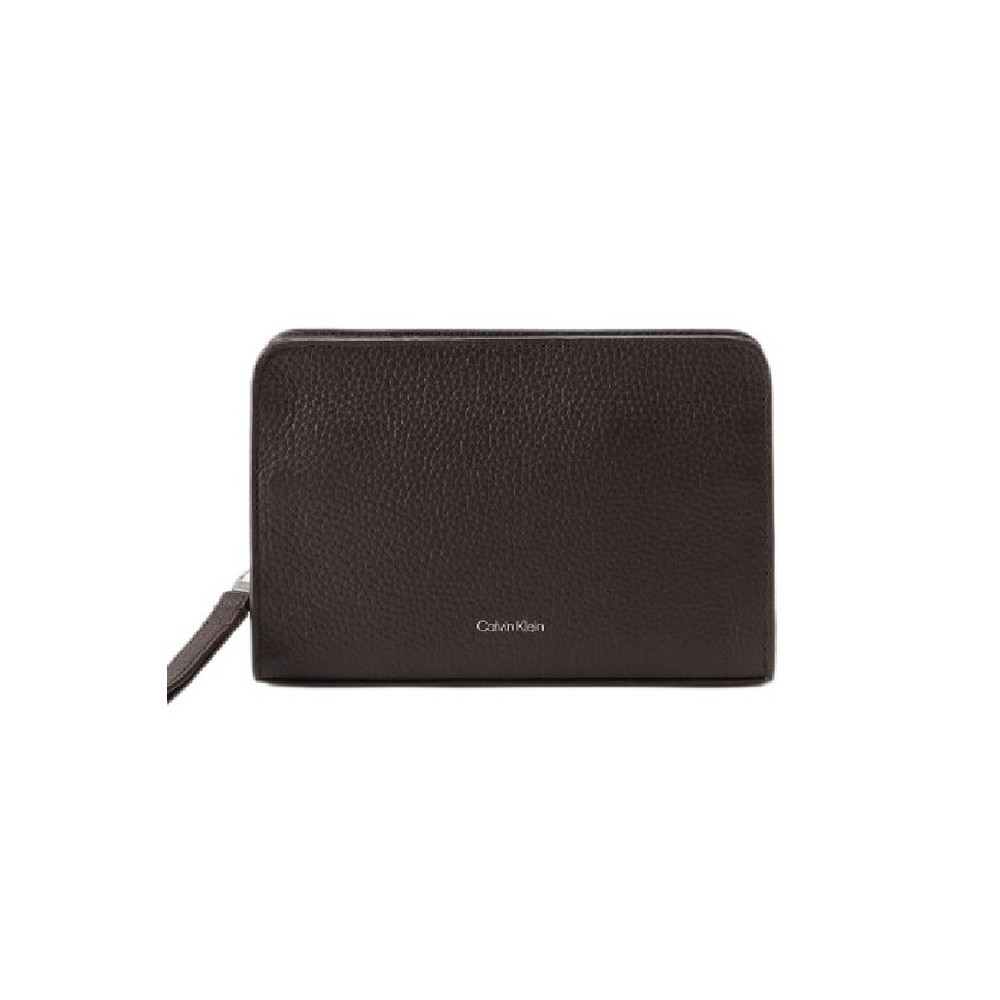 CALVIN KLEIN FOIL EMBOSS SMALL WASHBAG ΤΣΑΝΤΑ ΑΝΔΡΙΚΗ DARK BROWN