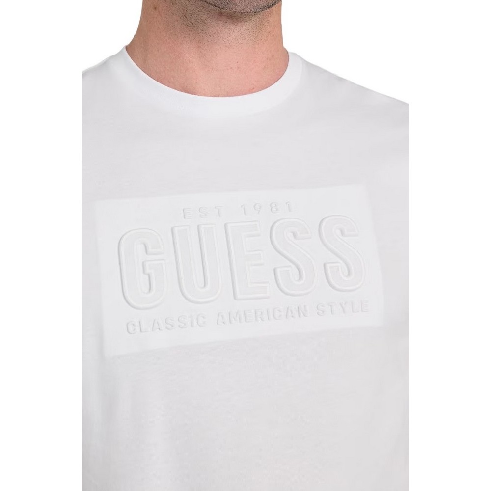 GUESS EMBOSSED LOGO TEE T-SHIRT ΜΠΛΟΥΖΑ ΑΝΔΡΙΚΗ WHITE