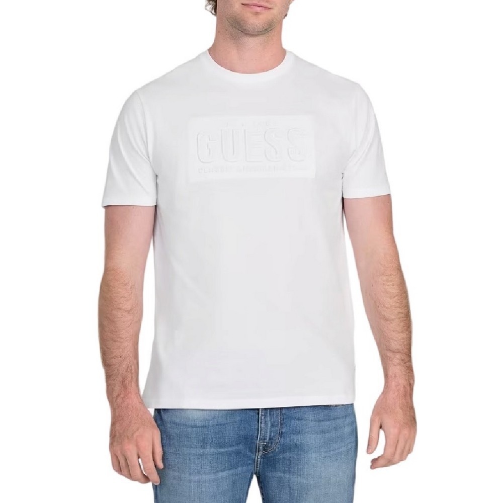 GUESS EMBOSSED LOGO TEE T-SHIRT ΜΠΛΟΥΖΑ ΑΝΔΡΙΚΗ WHITE