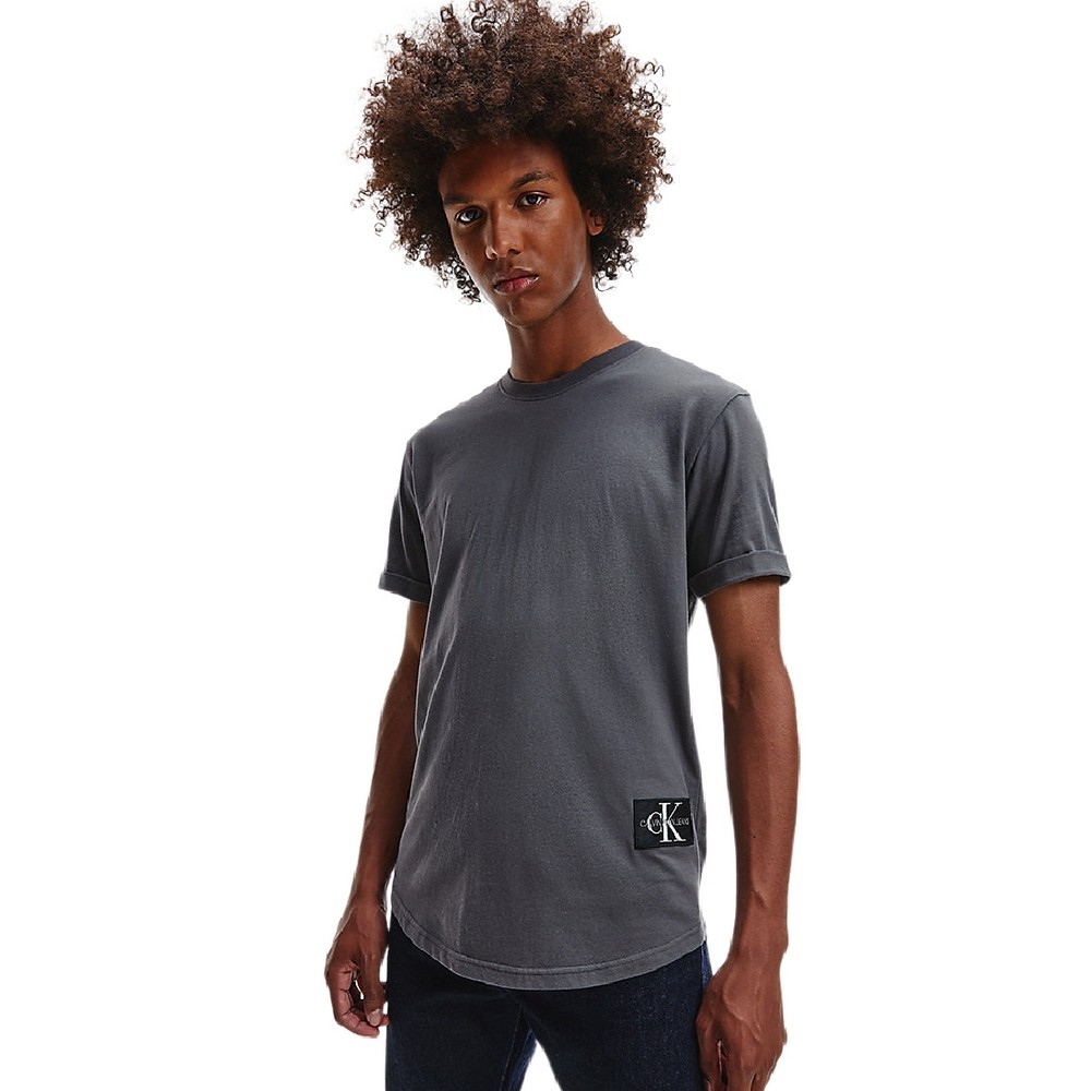 CALVIN KLEIN JEANS BADGE TURN UP SLEEVE T-SHIRT ΑΝΤΡΙΚΟ GREY CALVIN KLEIN JEANS BADGE TURN UP SLEEVE T-SHIRT ΑΝΤΡΙΚΟ GREY