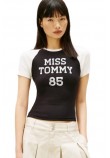TOMMY JEANS SLIM SH MISS TOMMY TEE T-SHIRT ΜΠΛΟΥΖΑ ΓΥΝΑΙΚΕΙΑ BLACK