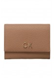 CALVIN KLEIN JEANS RE-LOCK TRIFOLD PBL ΑΞΕΣΟΥΑΡ ΠΟΡΤΟΦΟΛΙ ΓΥΝΑΙΚΕΙΟ BEIGE