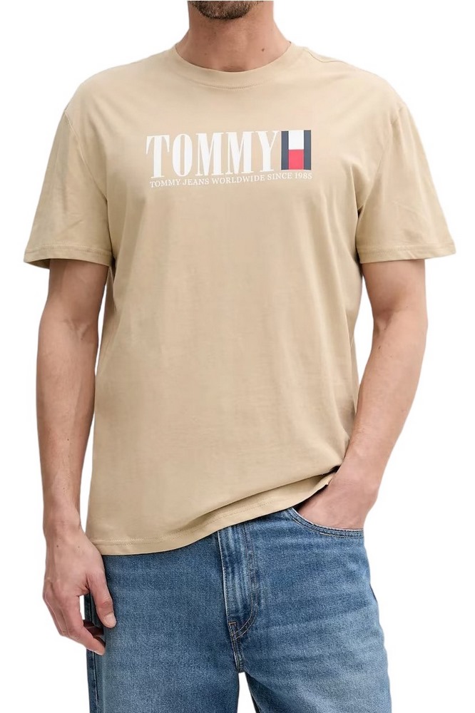 TOMMY JEANS REG TOMMY DNA FLAG TEE T-SHIRT ΜΠΛΟΥΖΑ ΑΝΔΡΙΚΗ BEIGE