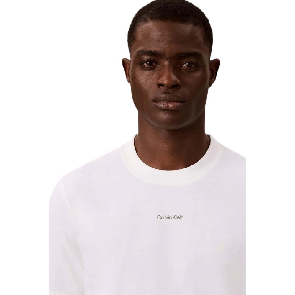 CALVIN KLEIN JEANS EASY 20S RETRO CALVIN BACK GR T-SHIRT ΜΠΛΟΥΖΑ ΑΝΔΡΙΚΗ BRIGHT WHITE