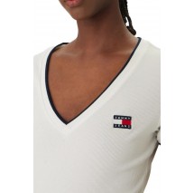 TOMMY JEANS SLIM BADGE V-NECK T-SHIRT ΜΠΛΟΥΖΑ ΓΥΝΑΙΚΕΙΑ ECRU