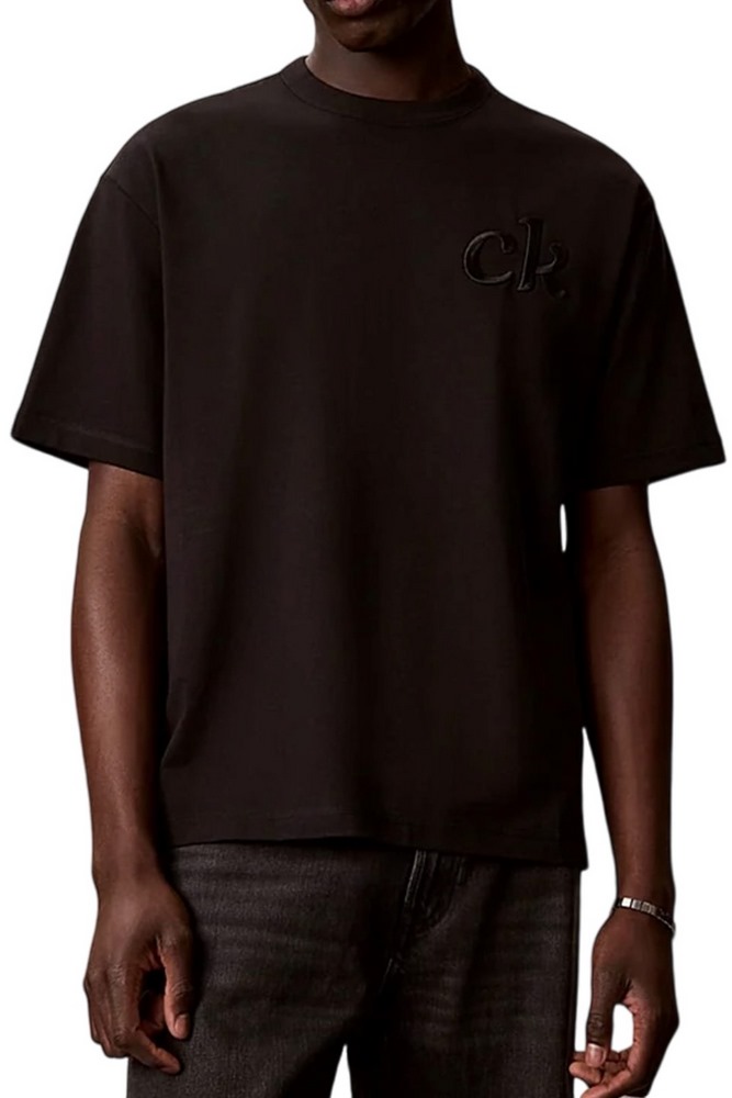 CALVIN KLEIN JEANS 16S AUG CALVIN KLN TRVL GRAPH T-SHIRT ΜΠΛΟΥΖΑ ΑΝΔΡΙΚΗ BLACK