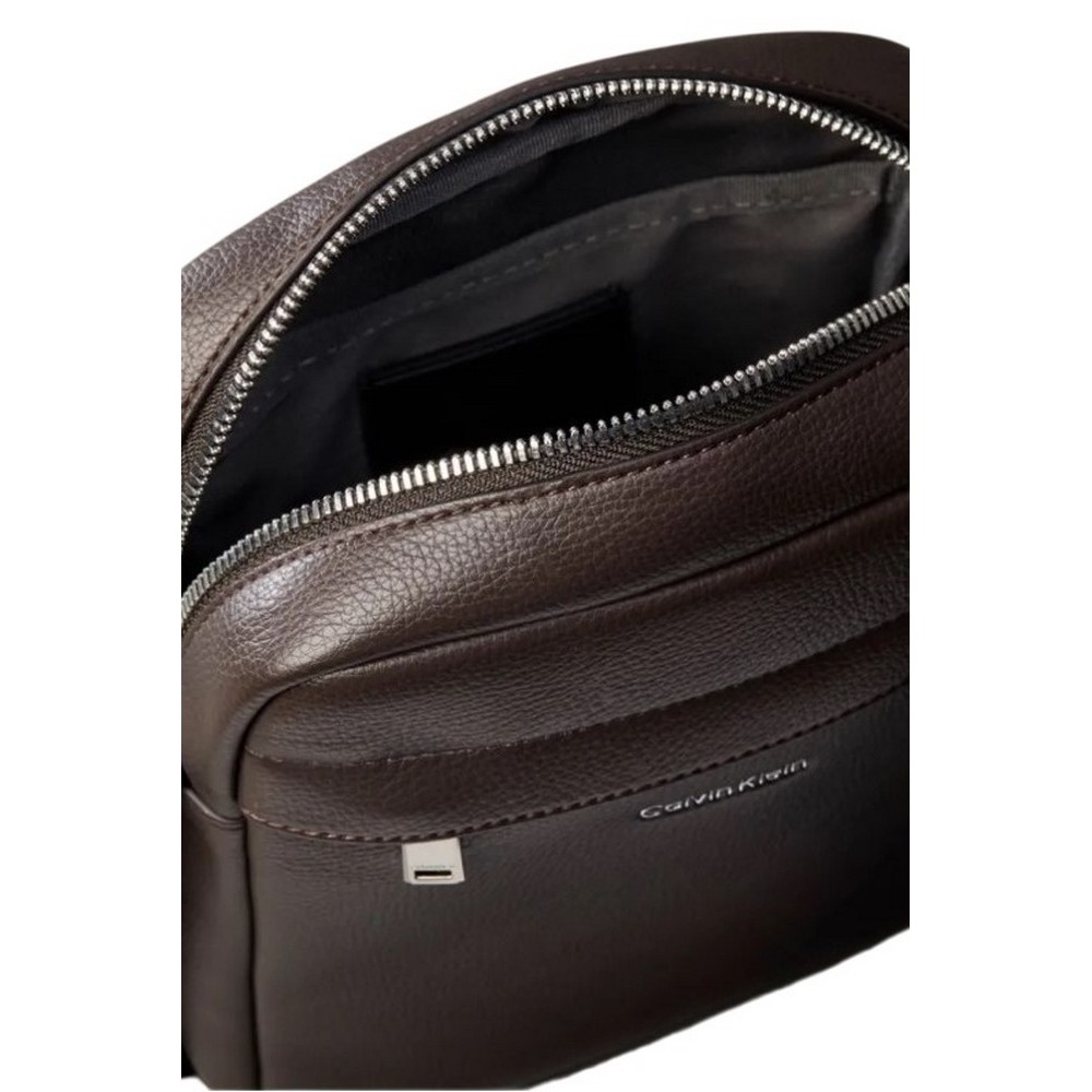 CALVIN KLEIN RAISED REPORTER ΤΣΑΝΤΑ ΑΝΔΡΙΚΗ BROWN
