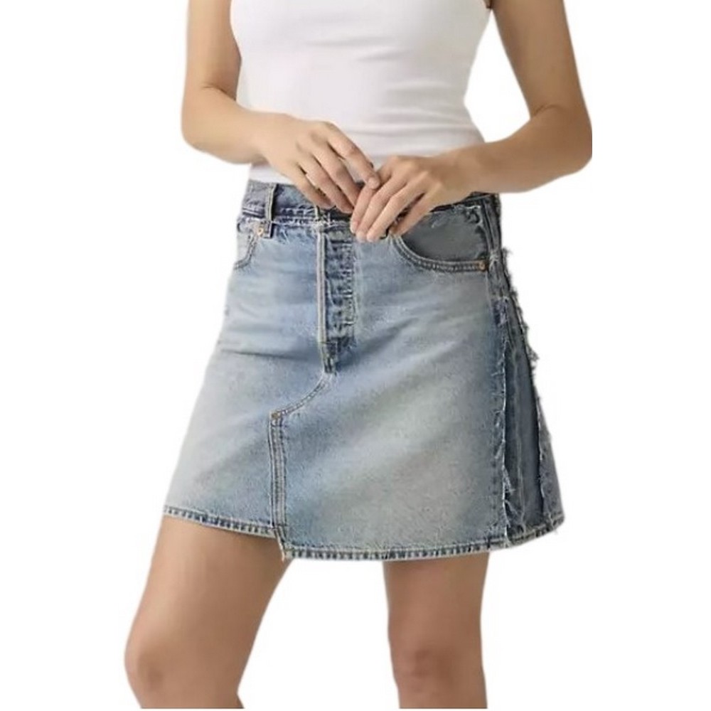 LEVIS® DECONSTRUCTED EDGE SKIRT WORN IN ΤΖΙΝ ΦΟΥΣΤΑ ΓΥΝΑΙΚΕΙΑ MED INDIGO