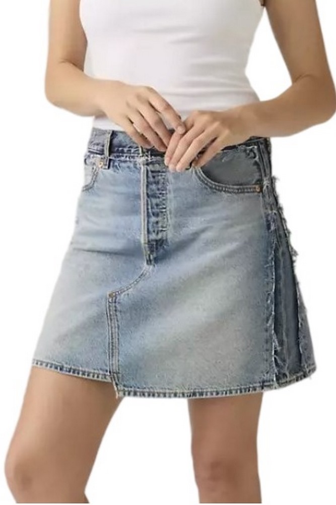 LEVIS® DECONSTRUCTED EDGE SKIRT WORN IN ΤΖΙΝ ΦΟΥΣΤΑ ΓΥΝΑΙΚΕΙΑ MED INDIGO