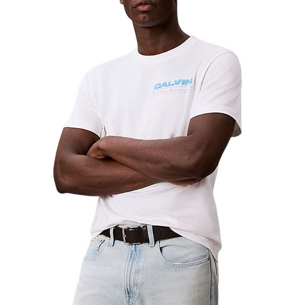 CALVIN KLEIN JEANS 20S CALVIN DISC STACK GRAPHIC T-SHIRT ΜΠΛΟΥΖΑ ΑΝΔΡΙΚΗ BRIGHT WHITE