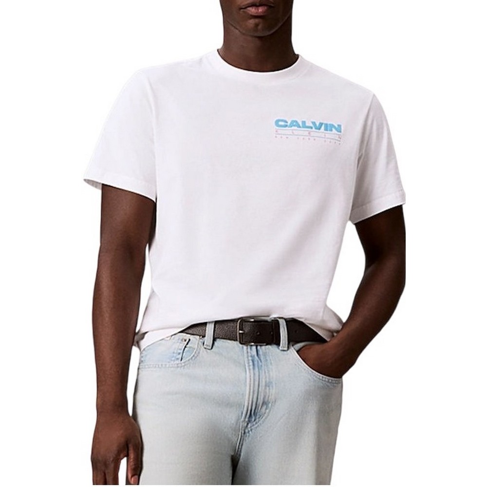 CALVIN KLEIN JEANS 20S CALVIN DISC STACK GRAPHIC T-SHIRT ΜΠΛΟΥΖΑ ΑΝΔΡΙΚΗ BRIGHT WHITE