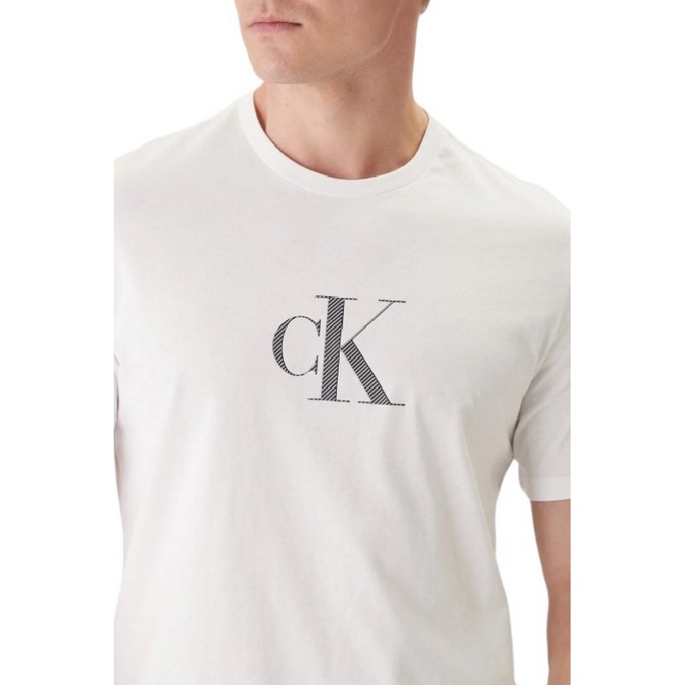 CALVIN KLEIN 30S DISTRESS MONOGRAM GRAPHIC T-SHIRT ΜΠΛΟΥΖΑ ΑΝΔΡΙΚΗ BRIGHT WHITE