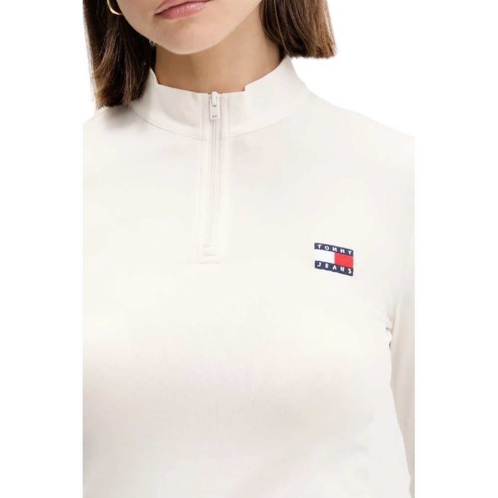 TOMMY JEANS  SLIM 1/4ZIP BADGE MCKNCK LS ΜΠΛΟΥΖΑ ΓΥΝΑΙΚΕΙΑ OFF WHITE