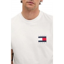 TOMMY JEANS REG FLAG GRAPH BCKPRNT T-SHIRT ΜΠΛΟΥΖΑ ΑΝΔΡΙΚΗ OFF WHITE