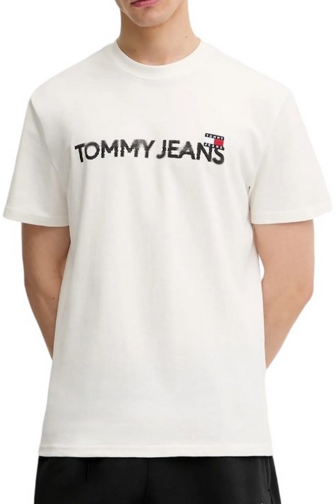 TOMMY JEANS REG BADGE PLAY TEE T-SHIRT ΜΠΛΟΥΖΑ ΑΝΔΡΙΚΗ OFF WHITE