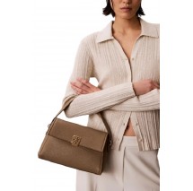 CALVIN KLEIN EMBLEM HW PEBBLE SHOULDER BAG 25 ΤΣΑΝΤΑ ΓΥΝΑΙΚΕΙΑ TAUPE