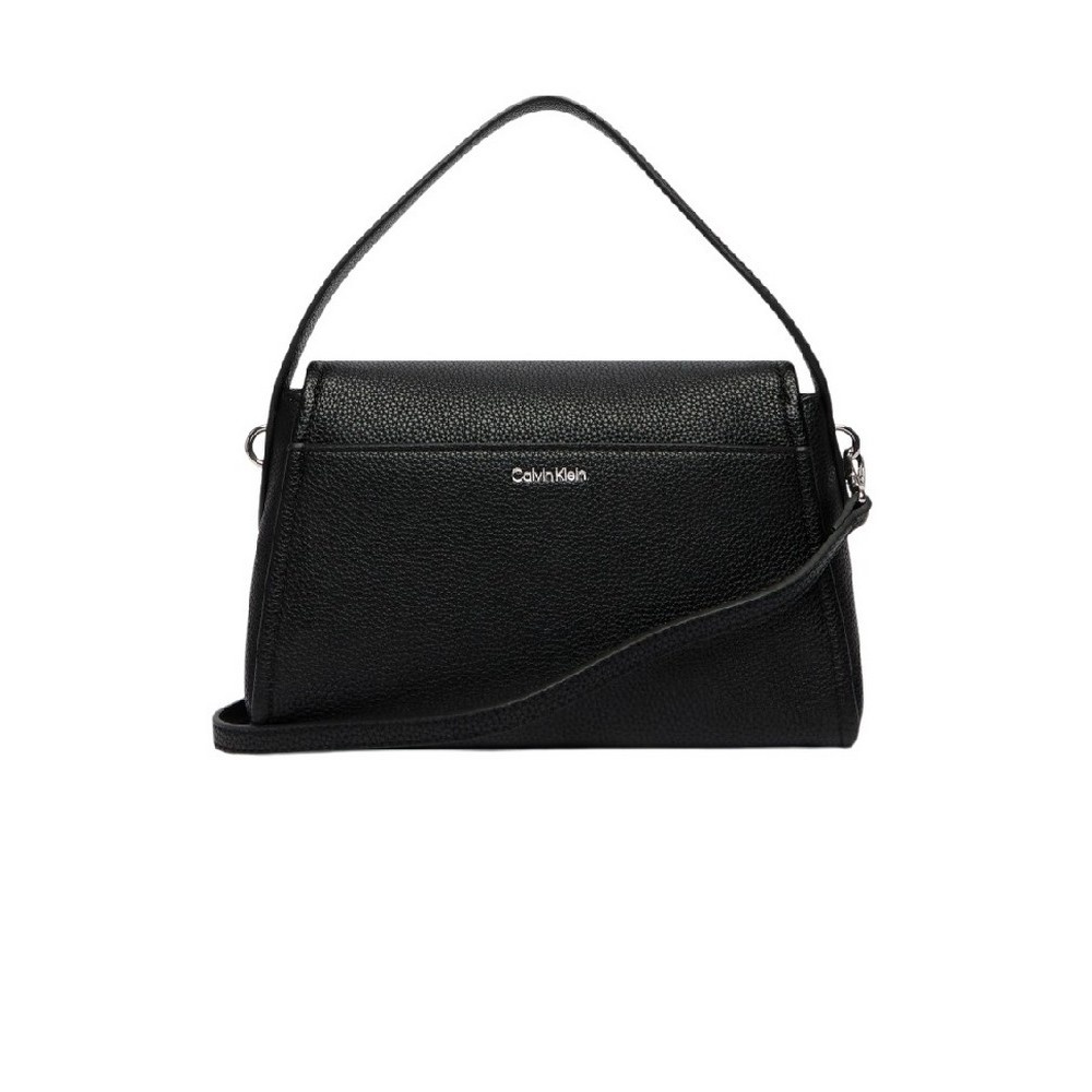 CALVIN KLEIN EMBLEM HW PEBBLE SHOULDER BAG 25 ΤΣΑΝΤΑ ΓΥΝΑΙΚΕΙΑ BLACK