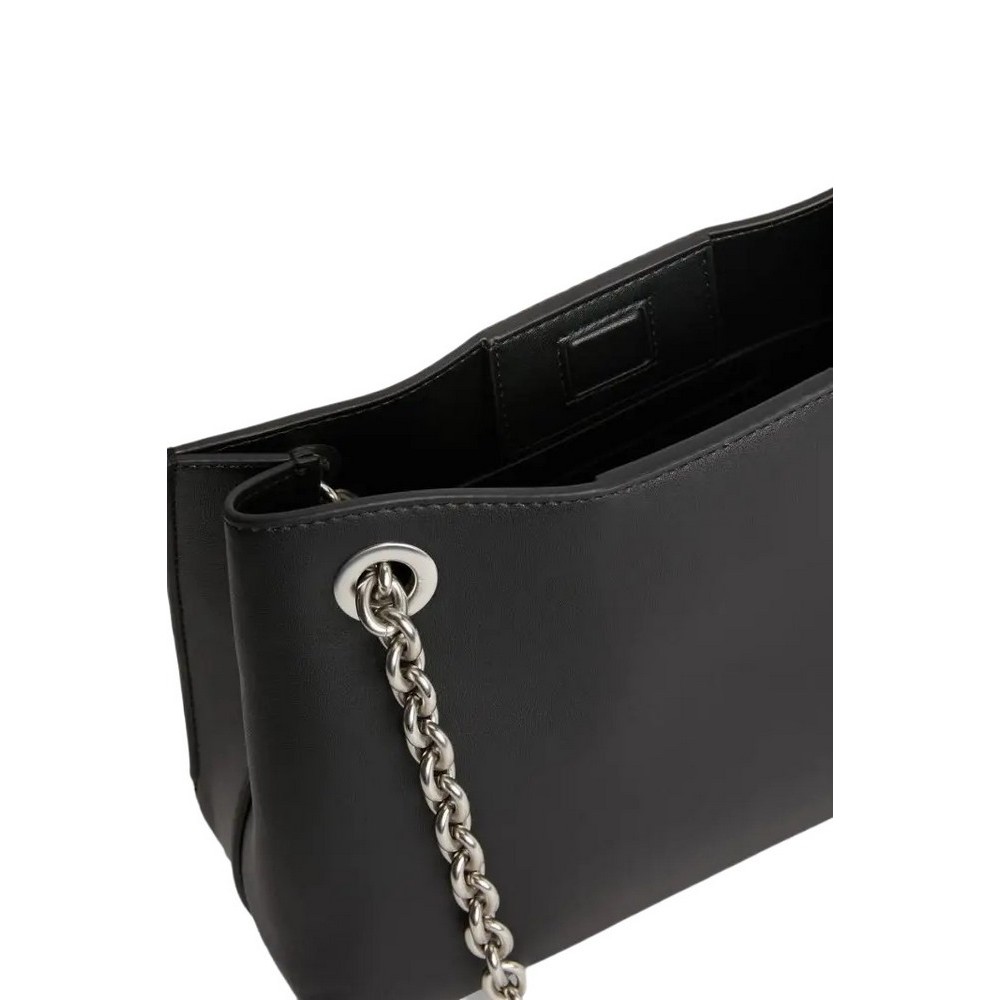 CALVIN KLEIN JEANS SCULPTED SHOULDER BAG W/CHAIN24 ΤΣΑΝΤΑ ΓΥΝΑΙΚΕΙΑ BLACK
