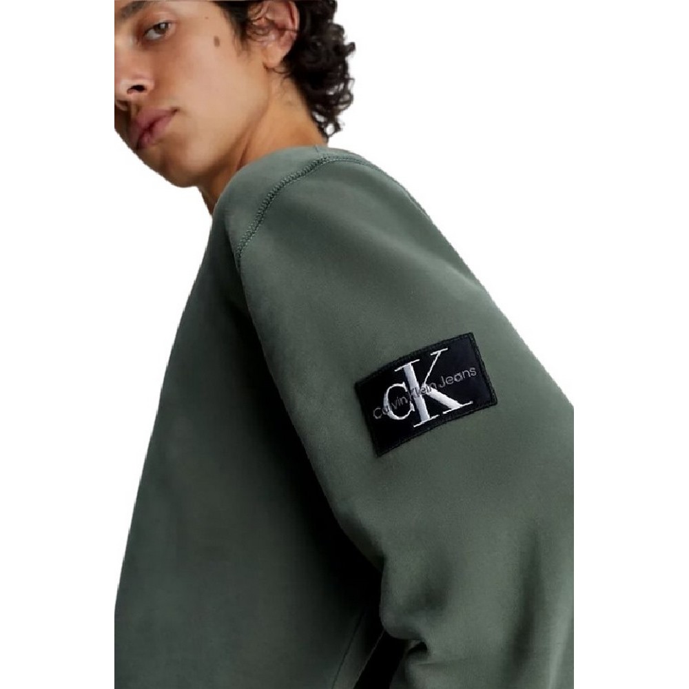 Calvin Klein Jeans Badge Crew Neck Sweater in Beige J30J323426