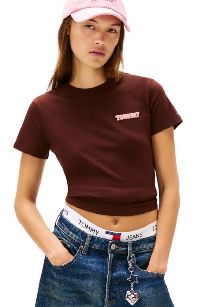 TOMMY JEANS REG TOM MY JEANS TEE T-SHIRT ΜΠΛΟΥΖΑ ΓΥΝΑΙΚΕΙΑ BROWN
