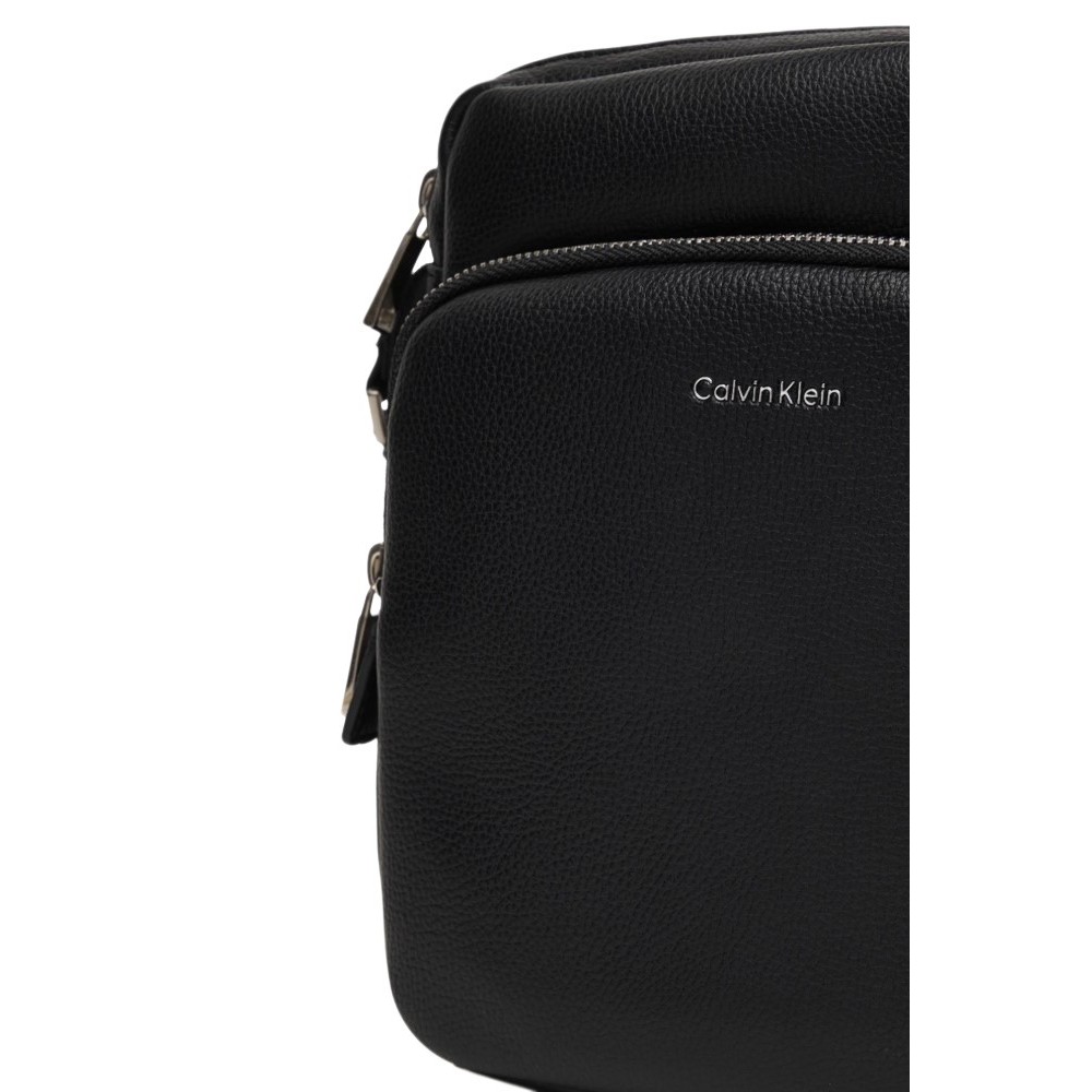 CALVIN KLEIN RAISED POCKET REPORTER ΤΣΑΝΤΑ ΑΝΔΡΙΚΗ BLACK