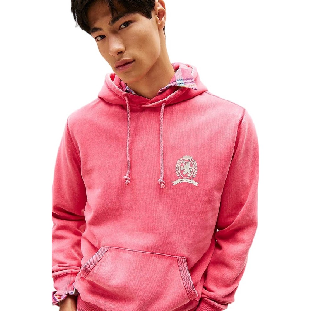TOMMY JEANS REG WASHED CREST PLAY HOOD ΜΠΛΟΥΖΑ ΦΟΥΤΕΡ ΑΝΔΡΙΚΗ CORAL