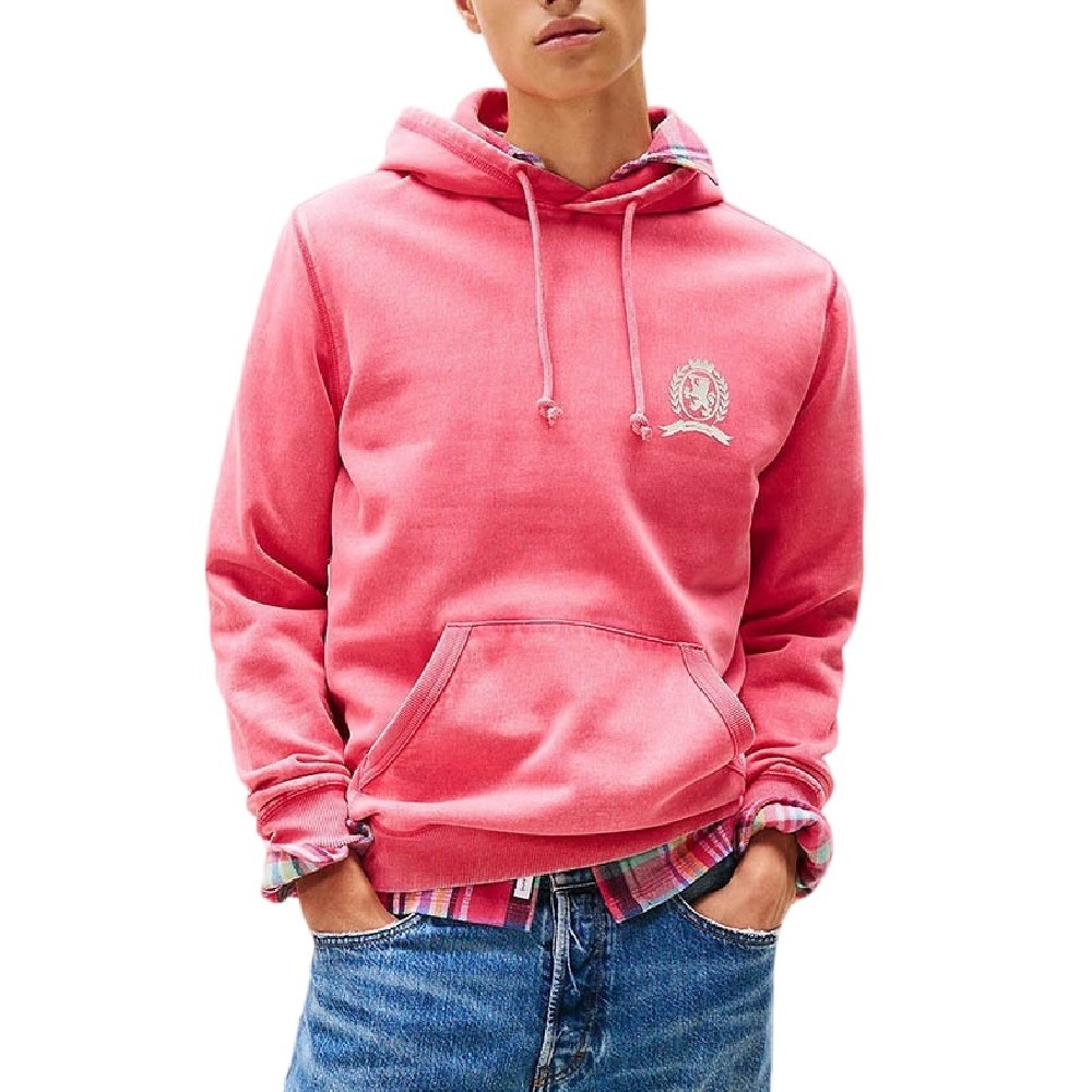 TOMMY JEANS REG WASHED CREST PLAY HOOD ΜΠΛΟΥΖΑ ΦΟΥΤΕΡ ΑΝΔΡΙΚΗ CORAL
