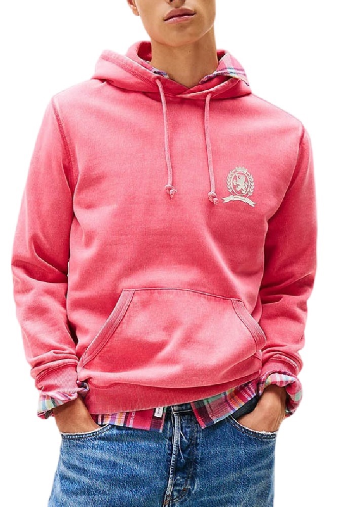 TOMMY JEANS REG WASHED CREST PLAY HOOD ΜΠΛΟΥΖΑ ΦΟΥΤΕΡ ΑΝΔΡΙΚΗ CORAL