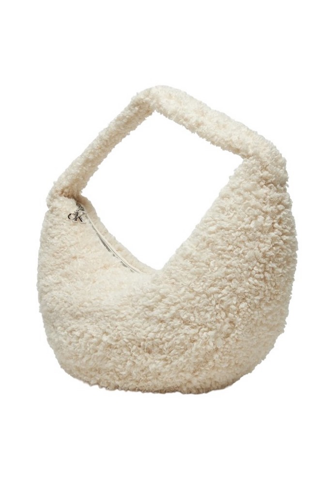CALVIN KLEIN SHERPA CK ZIP PULLER LARGE BAG ΤΣΑΝΤΑ ΓΥΝΑΙΚΕΙΑ ECRU
