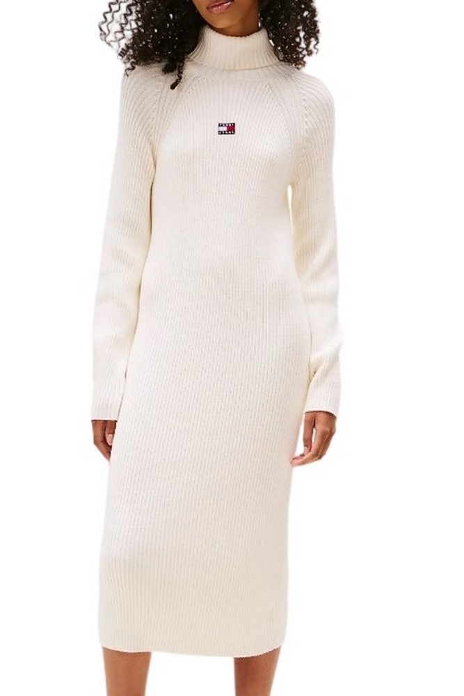 TOMMY JEANS MOCKNECK BADGE SWEATER DRESS ΦΟΡΕΜΑ ΠΛΕΚΤΟ ΓΥΝΑΙΚΕΙΟ OFF WHITE