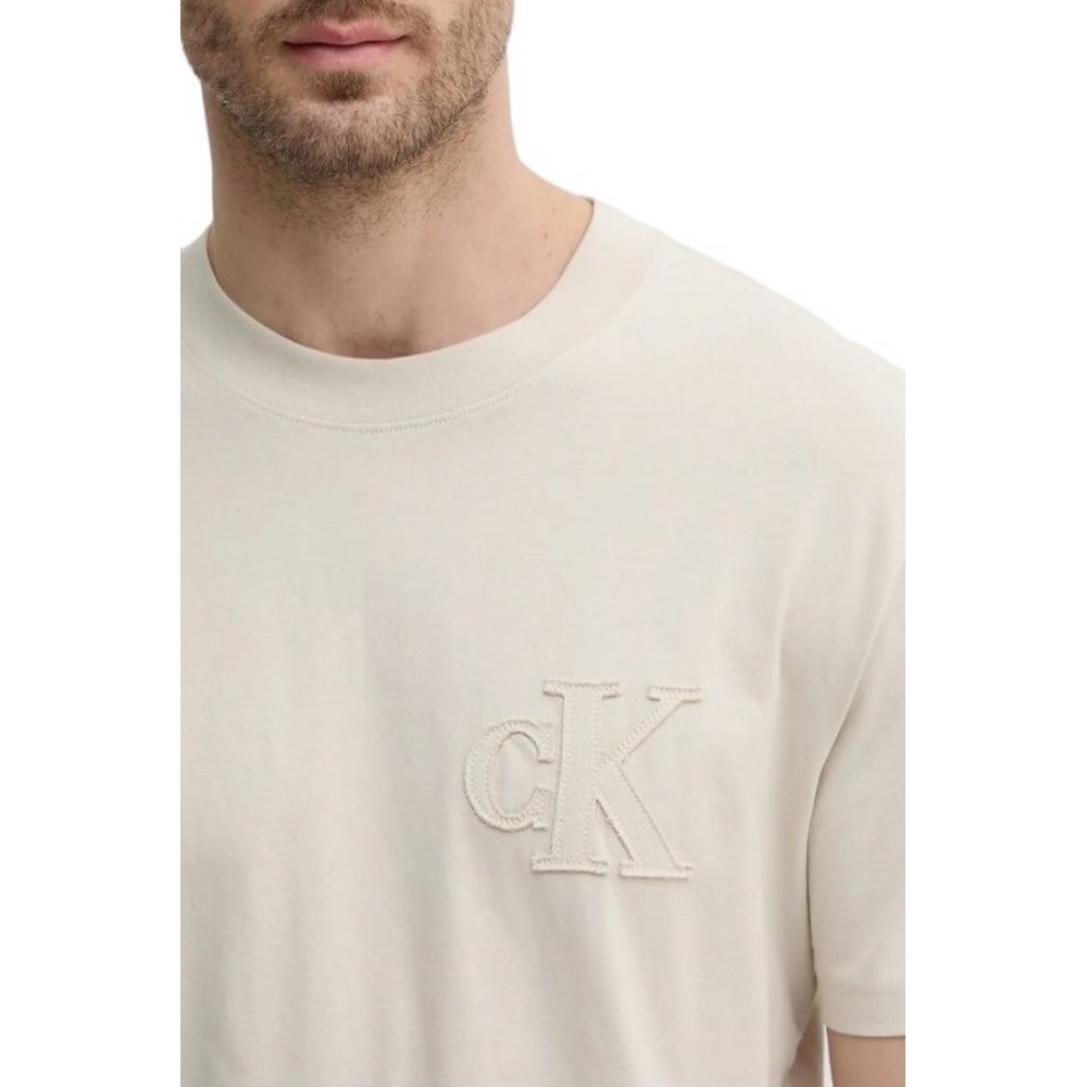 CALVIN KLEIN JEANS  APPLIQUE TEE T-SHIRT ΜΠΛΟΥΖΑ ΑΝΔΡΙΚΗ BEIGE