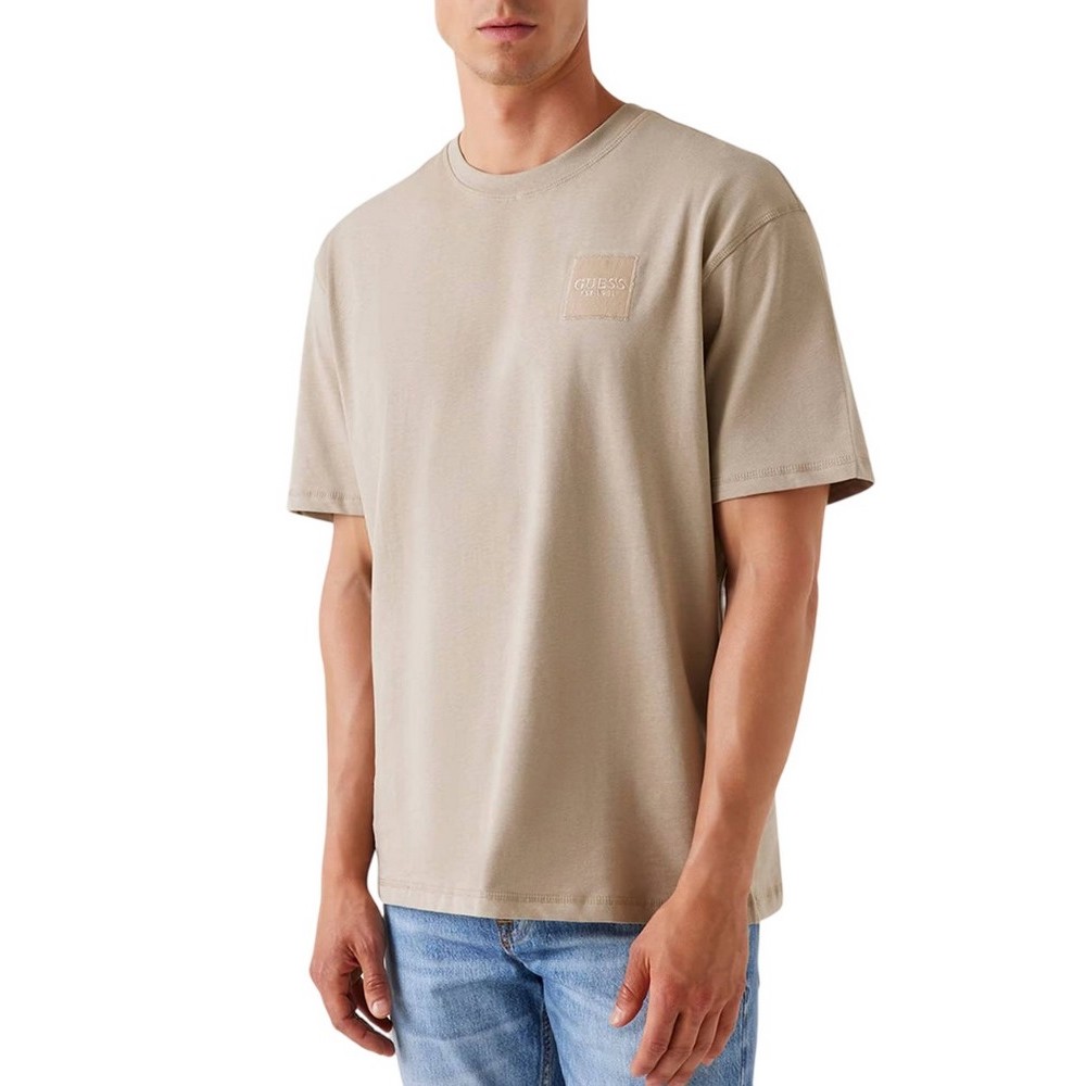 GUESS CN PATCH AT CHEST TEE T-SHIRT ΜΠΛΟΥΖΑ ΑΝΔΡΙΚΗ BEIGE