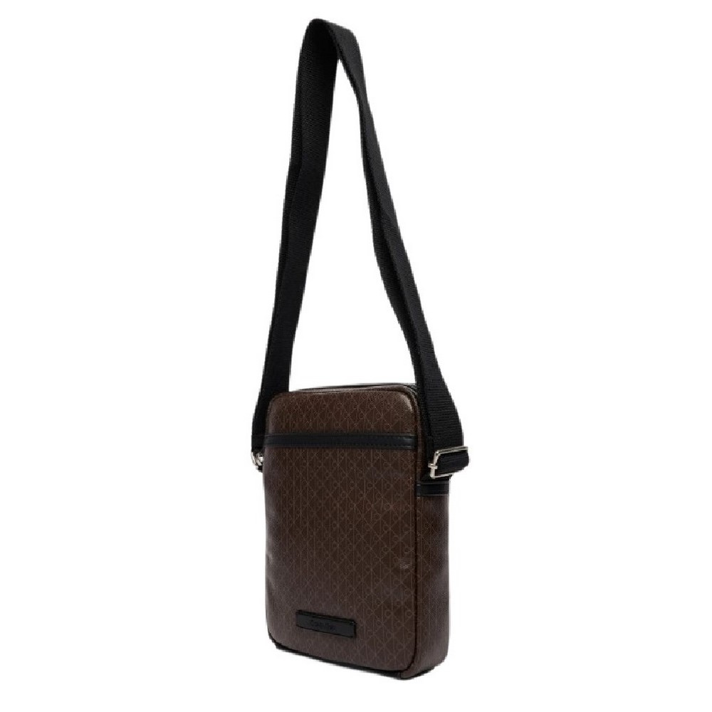 CALVIN KLEIN EMBLEM AOP COATED SLIM REPORTER ΤΣΑΝΤΑ ΑΝΔΡΙΚΗ BROWN