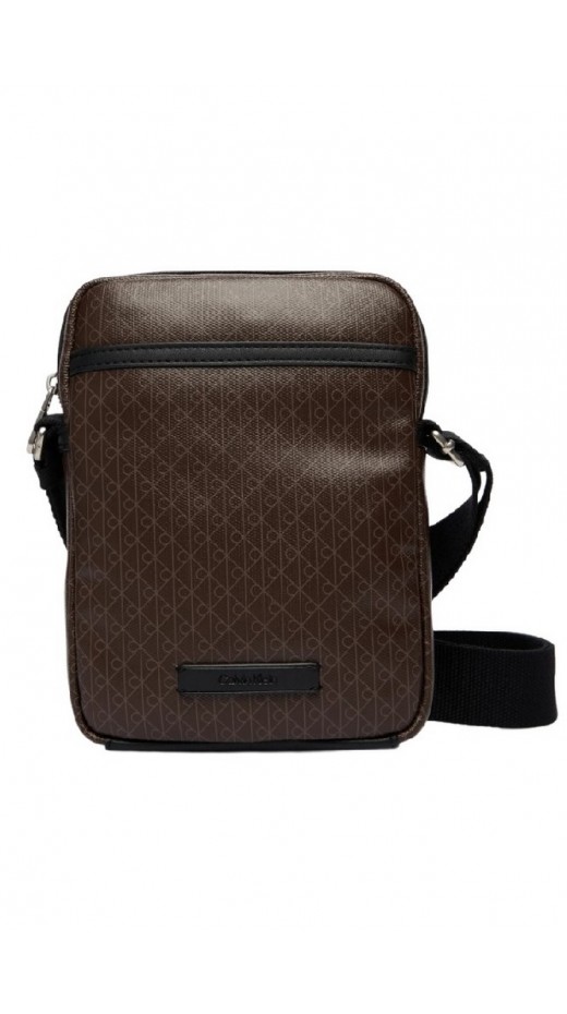 CALVIN KLEIN EMBLEM AOP COATED SLIM REPORTER ΤΣΑΝΤΑ ΑΝΔΡΙΚΗ BROWN