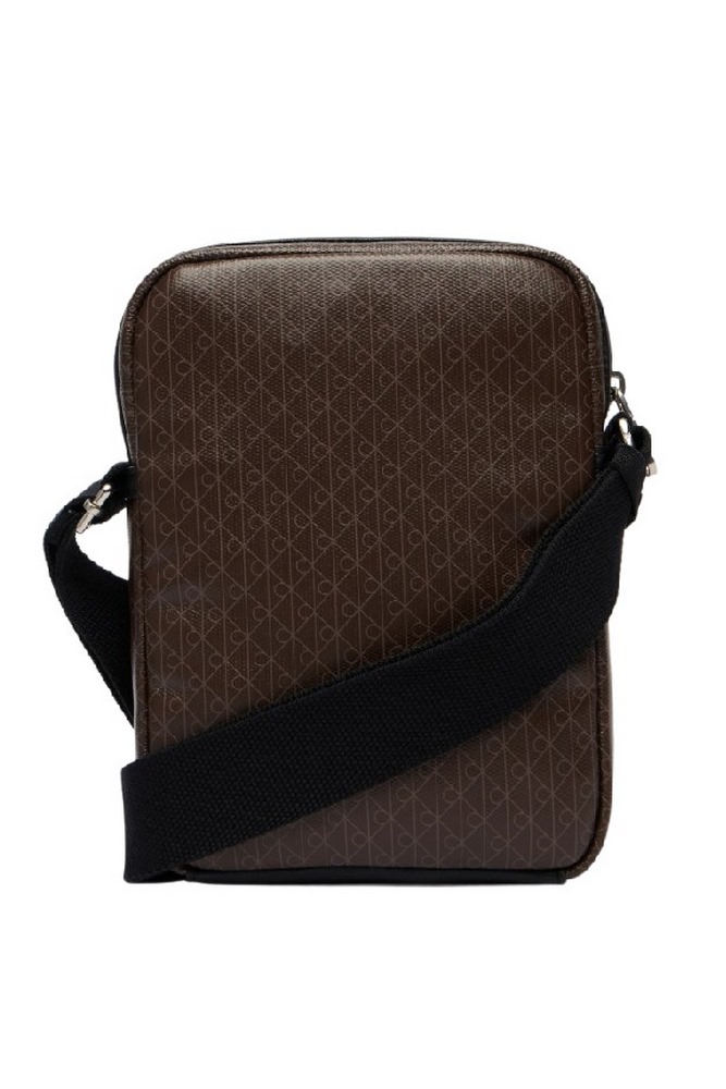 CALVIN KLEIN EMBLEM AOP COATED SLIM REPORTER ΤΣΑΝΤΑ ΑΝΔΡΙΚΗ BROWN
