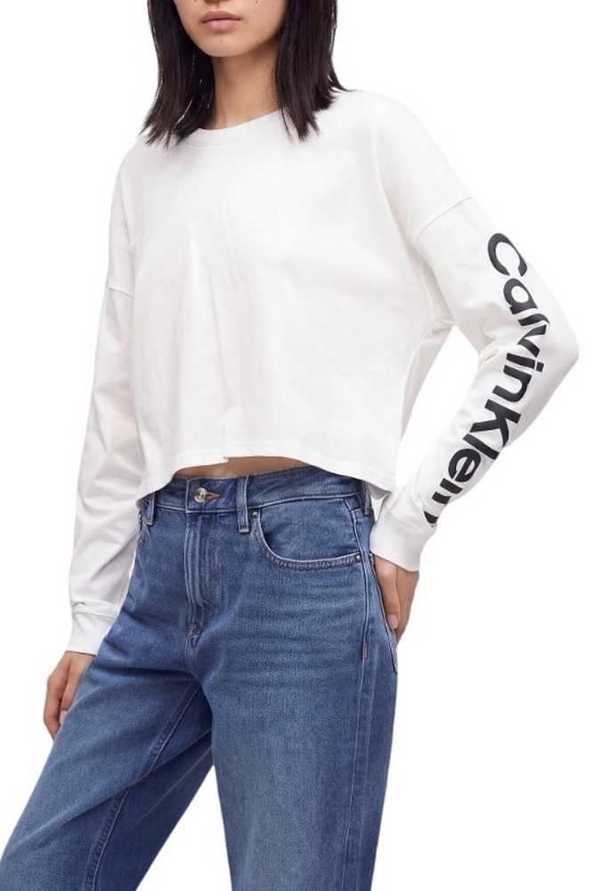 CALVIN KLEIN PERFORMANCE BOXY CROP TEE GRAPHIC ΜΠΛΟΥΖΑ ΜΑΚΡΥΜΑΝΙΚΗ ΓΥΝΑΙΚΕΙΑ WHITE