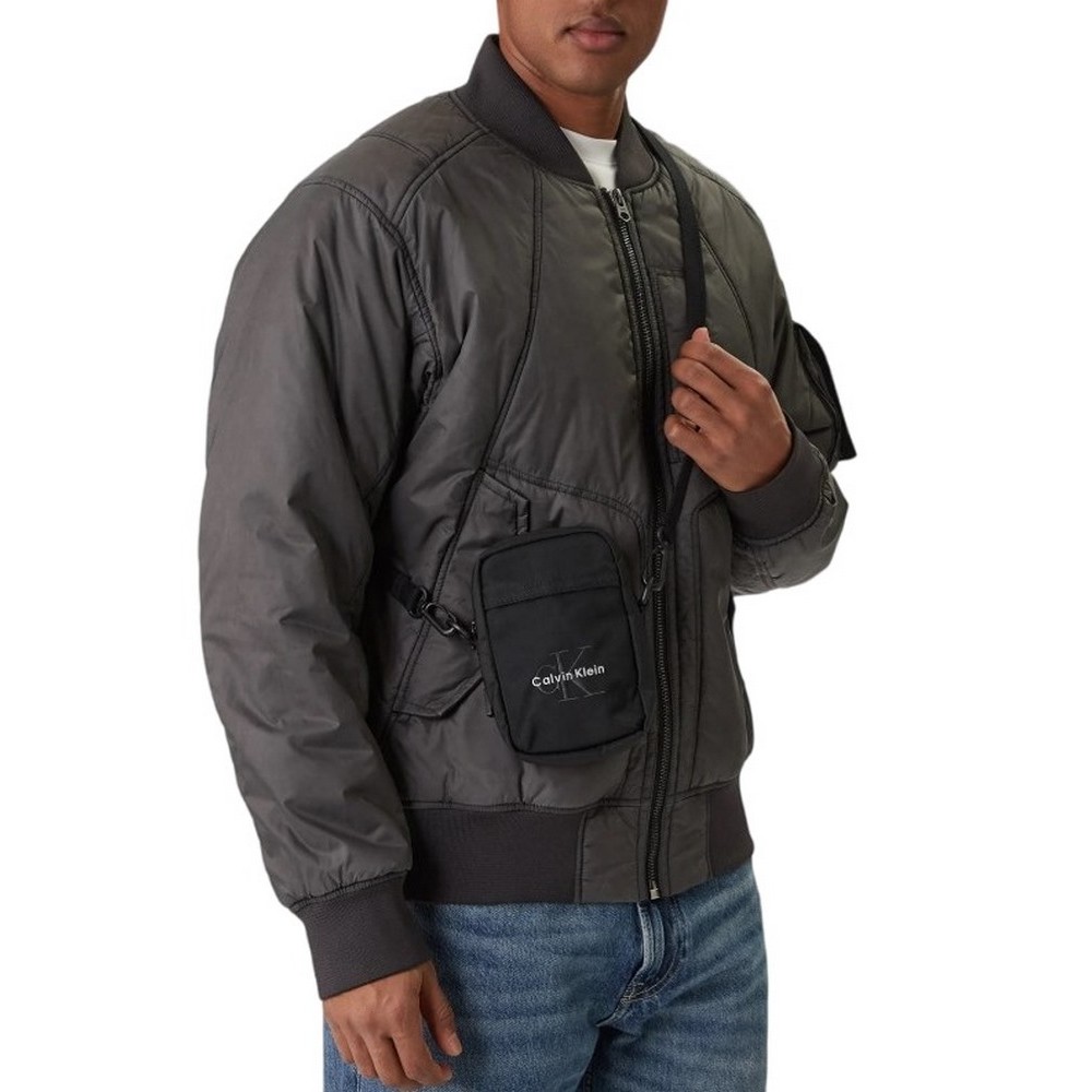 CALVIN KLEIN BOLD LOGO NYLON SLIM REPORTER ΤΣΑΝΤΑ ΑΝΔΡΙΚΗ BLACK