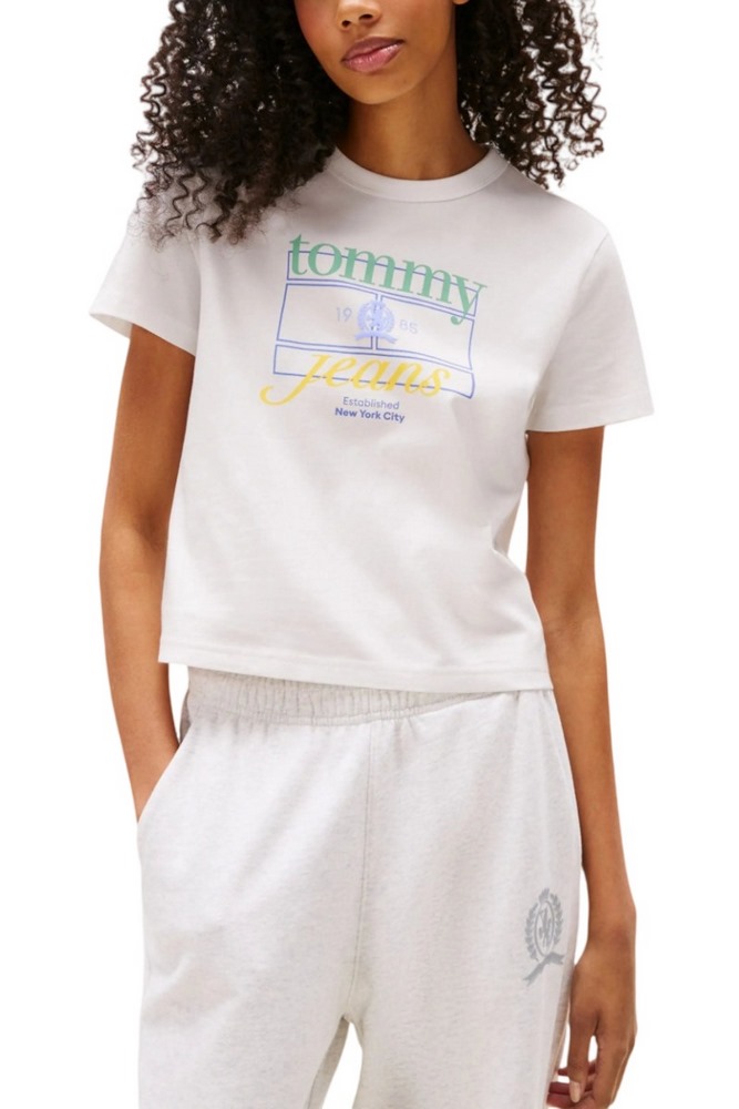 TOMMY JEANS  REG SH CREST FLAG TEE T-SHIRT ΜΠΛΟΥΖΑ ΓΥΝΑΙΚΕΙΑ OFF WHITE