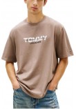 TOMMY JEANS 90S BLOCK T-SHIRT ΜΠΛΟΥΖΑ ΑΝΔΡΙΚΗ TAUPE