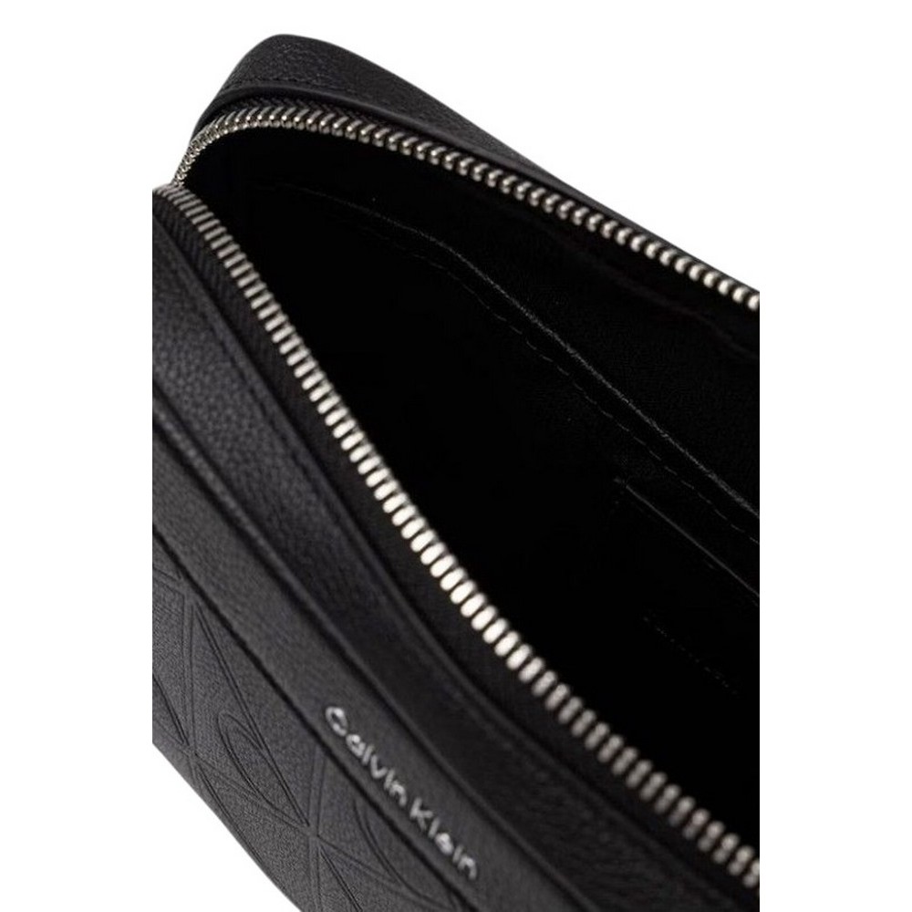CALVIN KLEIN XL EMBLEM AOP EMBOSS POUCH ΤΣΑΝΤΑ ΑΝΔΡΙΚΗ BLACK
