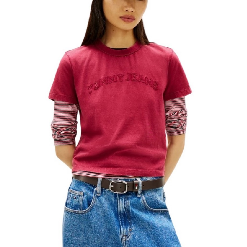TOMMY JEANS REG GMD VARSITY TEE T-SHIRT  ΜΠΛΟΥΖΑ ΓΥΝΑΙΚΕΙΑ BERRY