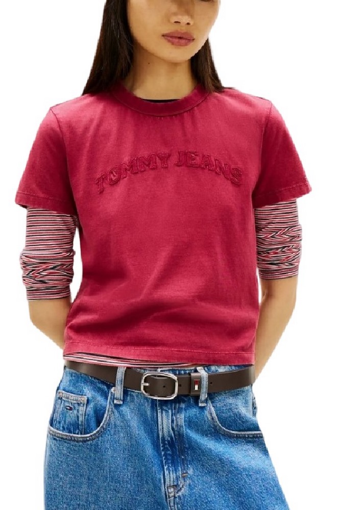 TOMMY JEANS REG GMD VARSITY TEE T-SHIRT  ΜΠΛΟΥΖΑ ΓΥΝΑΙΚΕΙΑ BERRY