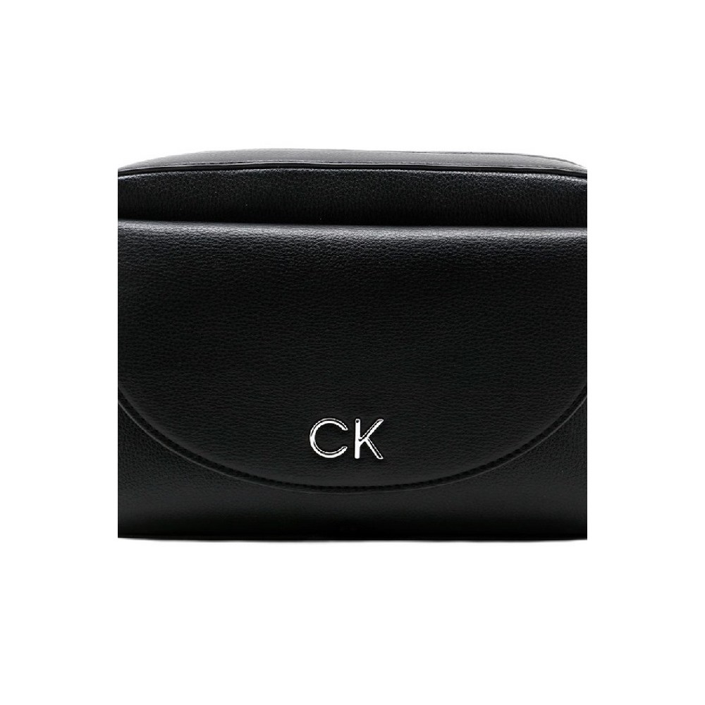 CALVIN KLEIN DAILY CAMERA BAG PEBBLE ΤΣΑΝΤΑ ΓΥΝΑΙΚΕΙΑ BLACK