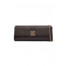 CALVIN KLEIN EMBLEM HW PEBBLE CLUTCH ΤΣΑΝΤΑ ΓΥΝΑΙΚΕΙΑ BROWN