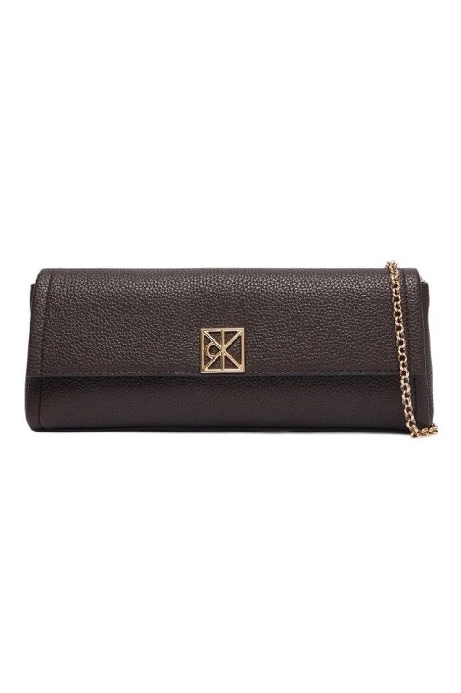 CALVIN KLEIN EMBLEM HW PEBBLE CLUTCH ΤΣΑΝΤΑ ΓΥΝΑΙΚΕΙΑ BROWN