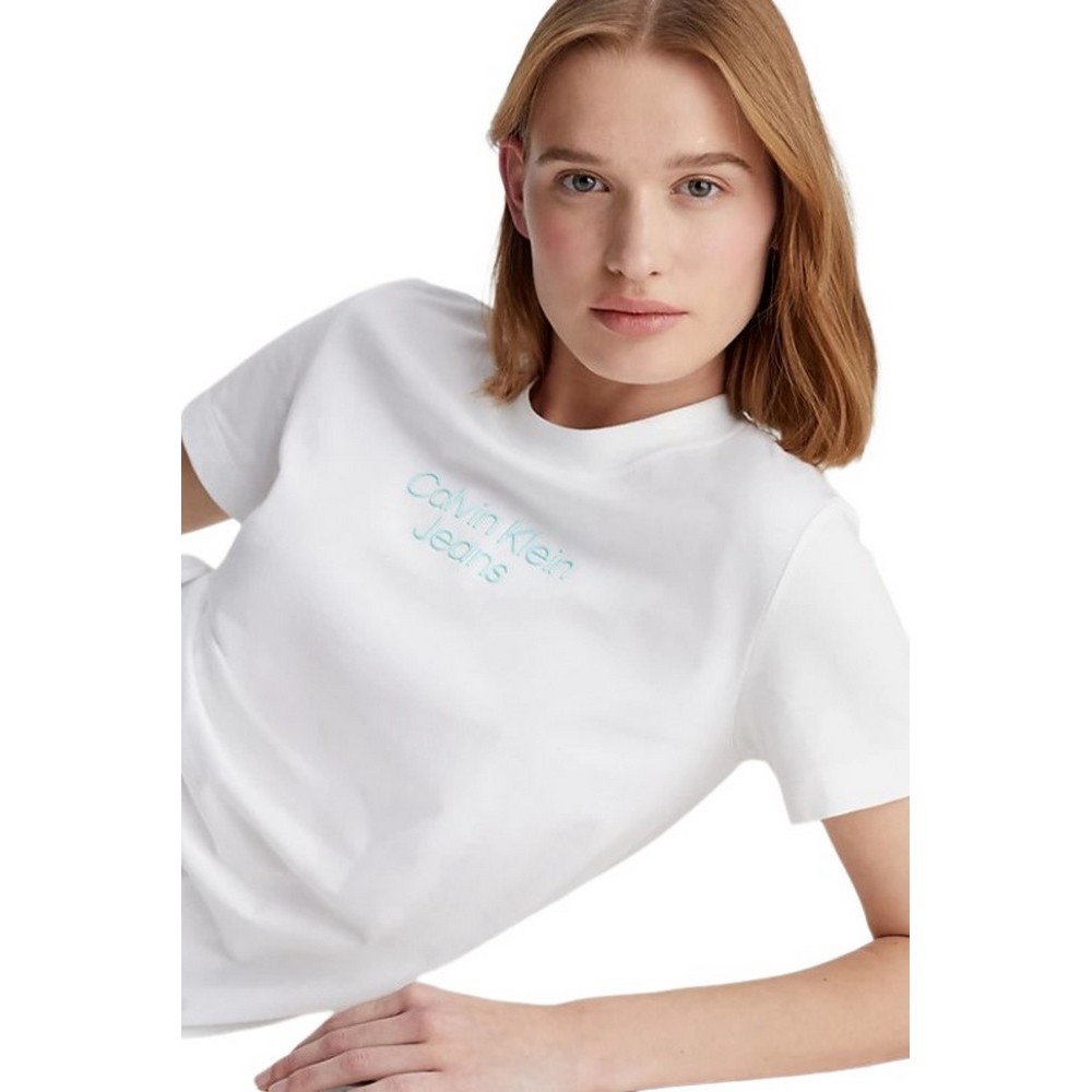 CALVIN KLEIN JEANS STACKED INSTITUTIONAL REG T-SHIRT ΜΠΛΟΥΖΑ ΓΥΝΑΙΚΕΙΑ BRIGHT WHITE